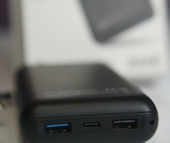 پاوربانک 20 هزار برند مومکس مدل IP70D