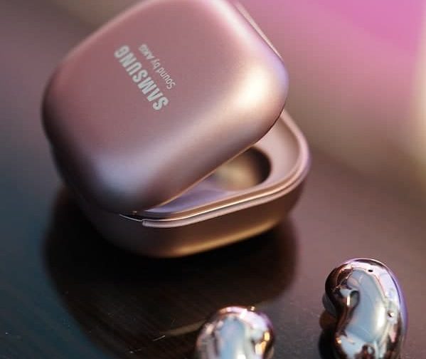 هدفون بی سیم سامسونگ مدل Galaxy Buds Live