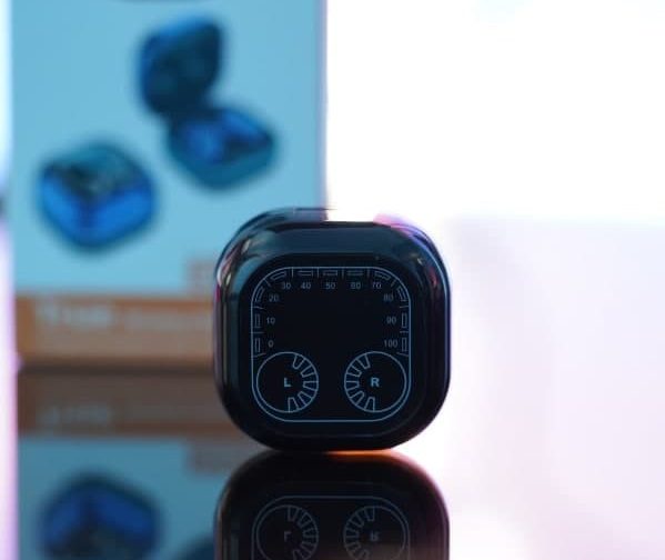 ایربادز LCD دار بلوتوثی مدل S6 SE