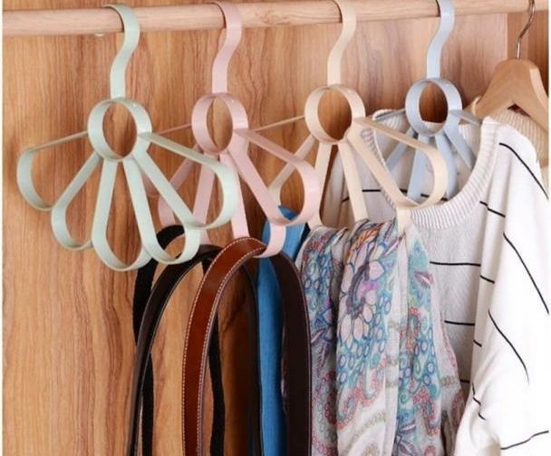آویز شال و روسری طرح گلبرگ