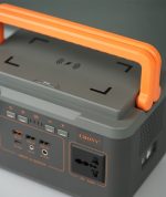 ایستگاه شارژ و پاوربانک CRONY قابل حمل با چراغ قوه BS300