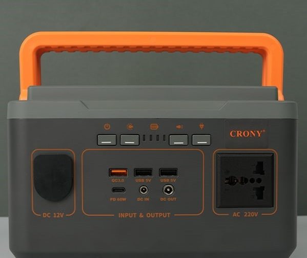 ایستگاه شارژ و پاوربانک CRONY قابل حمل با چراغ قوه BS300
