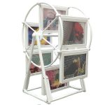 قاب عکس چرخ و فلک