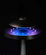 اسپیکر معلق سفینه فضایی